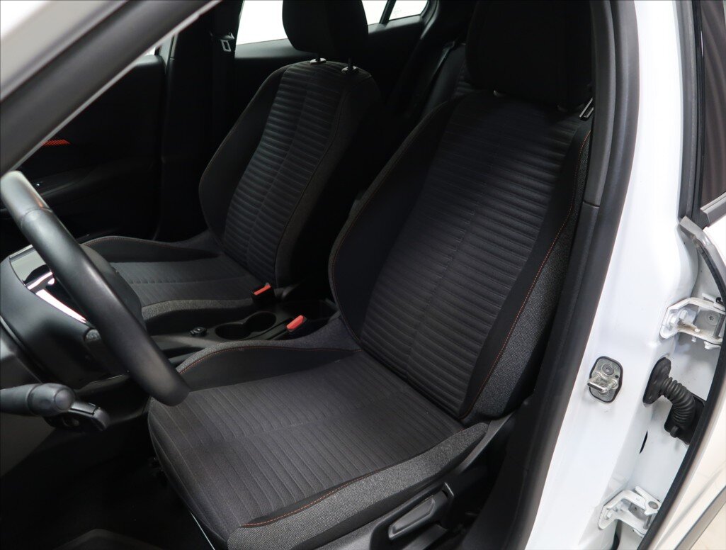 Peugeot 2008 SUV / Terénní 1,2 l 74 kw