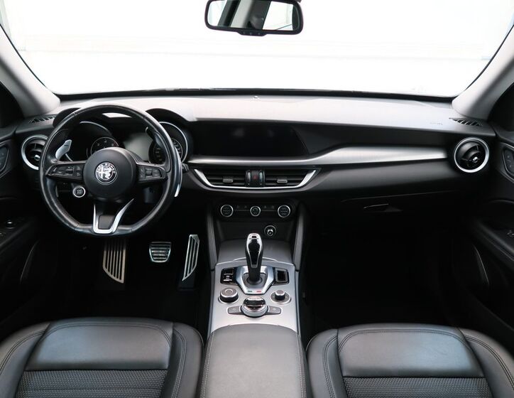 Alfa Romeo Stelvio 24