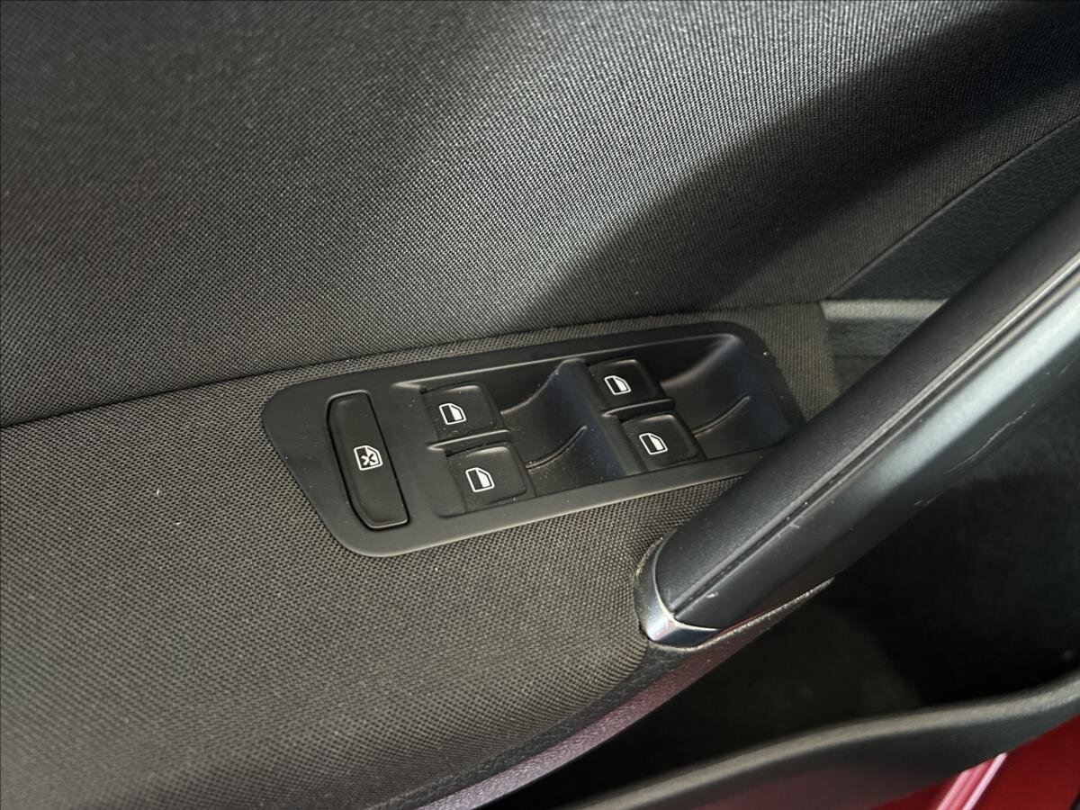 Volkswagen Golf Hatchback 1,2 l 77 kw