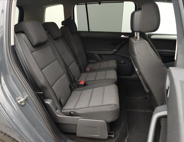 Volkswagen Touran MPV 1,5 l 110 kw