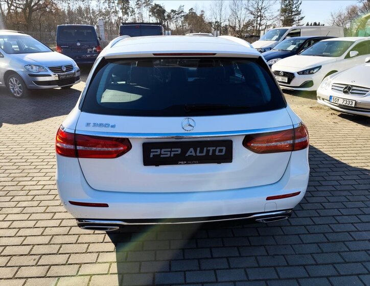 Mercedes-Benz Třídy E 9