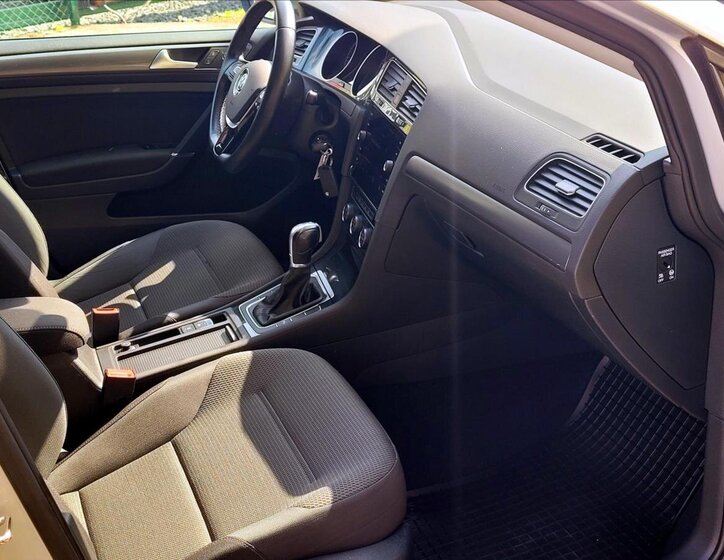 Volkswagen Golf Kombi 1,6 l 85 kw