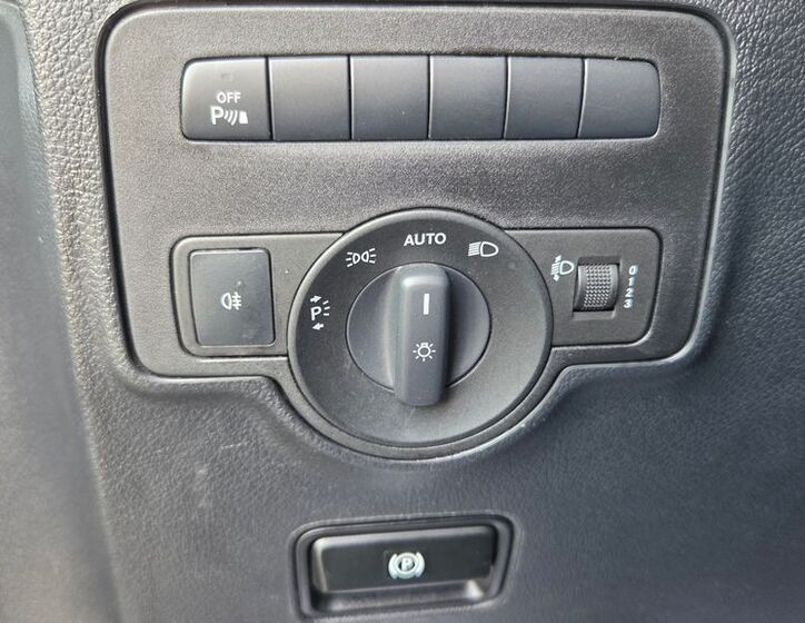 Mercedes-Benz Vito 14