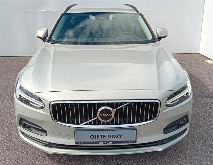 Volvo V90 4