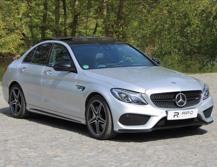 Mercedes-Benz Třídy C Sedan / Limuzína 3,0 l 270 kw