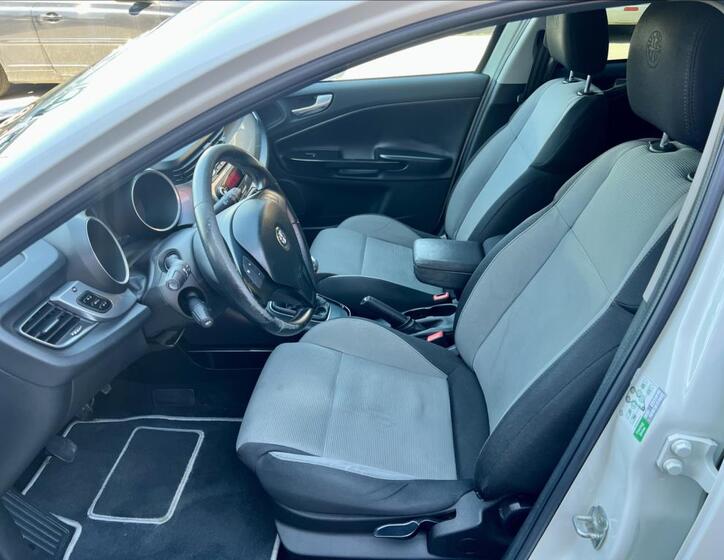 Alfa Romeo Giulietta 10