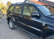 Toyota Land Cruiser 9