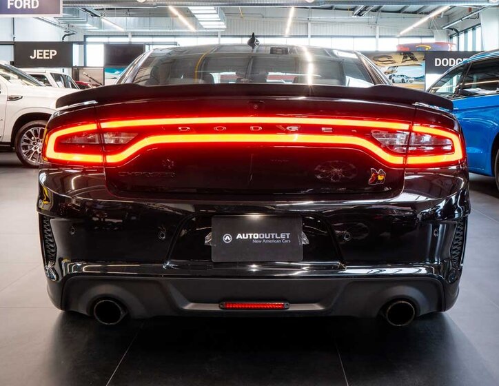 Dodge Charger Sedan / Limuzína 6,4 l 361 kw