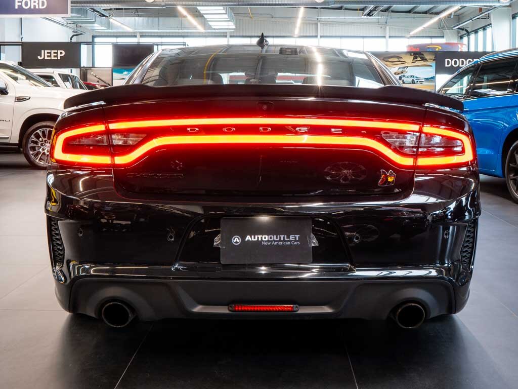 Dodge Charger Sedan / Limuzína 6,4 l 361 kw