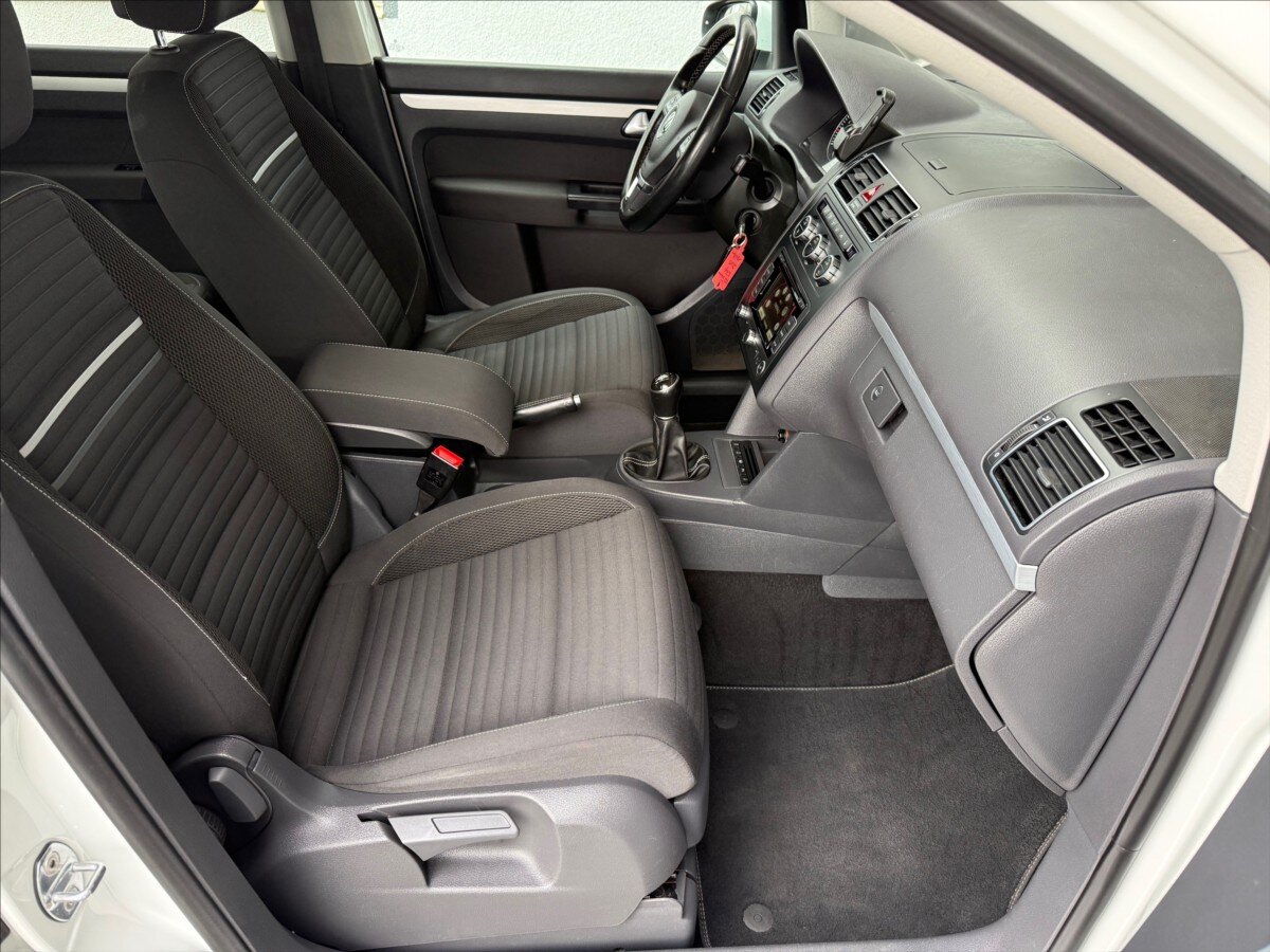 Volkswagen Touran Kombi 1,2 l 77 kw