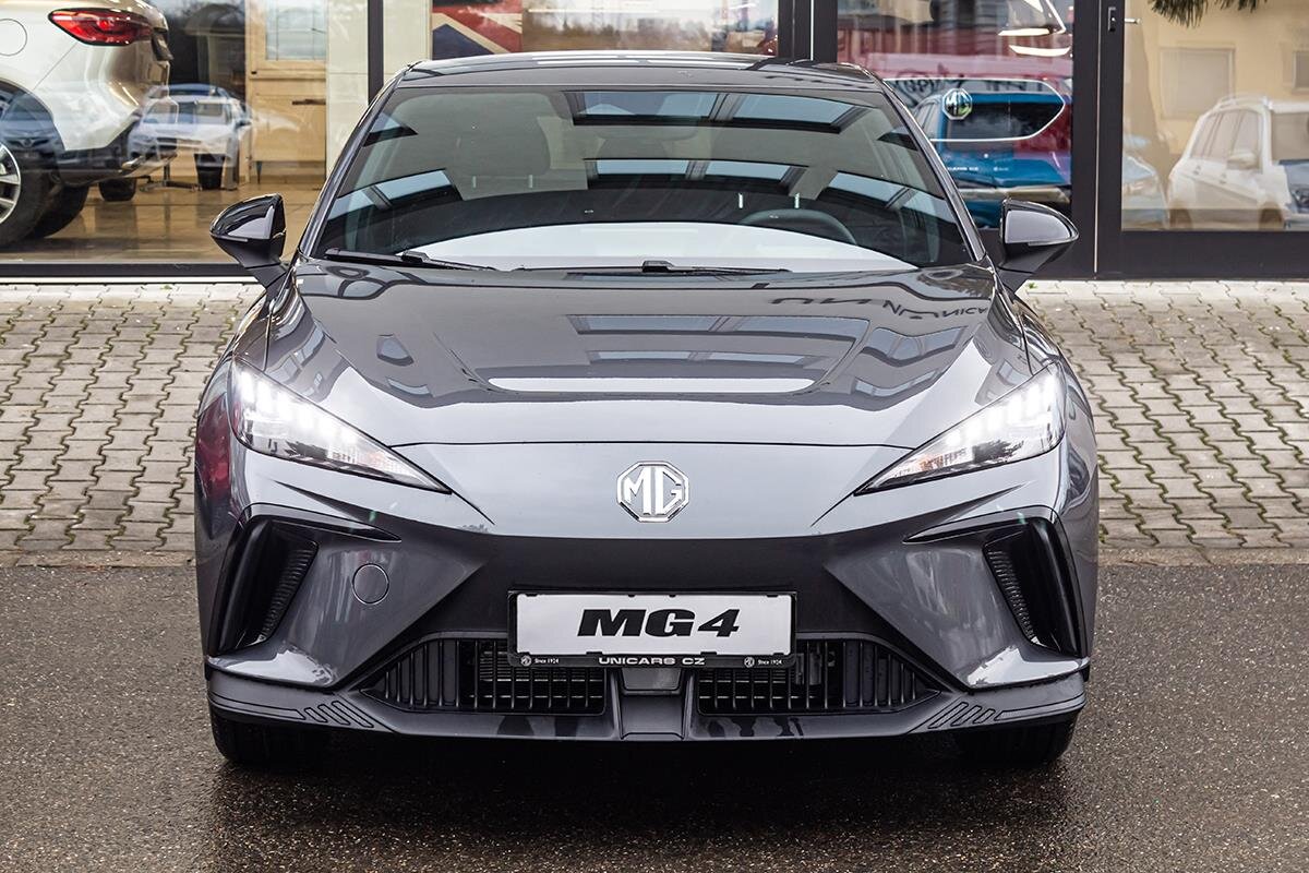 MG MG4