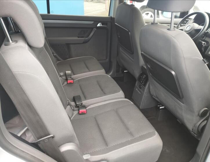 Volkswagen Touran 9