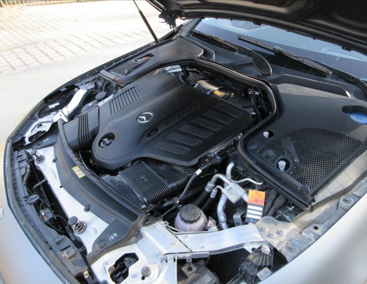 Mercedes-Benz CLS Sedan 3,0 l 270 kw