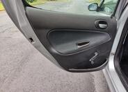 Peugeot 206 13