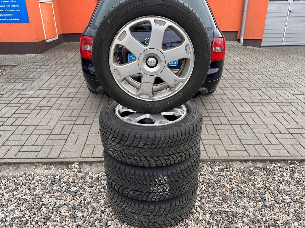 Audi S6 Kombi 4,2 l 220 kw