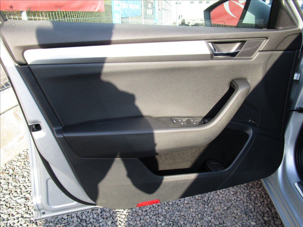 Škoda Superb Sedan / Limuzína 2,0 l 110 kw