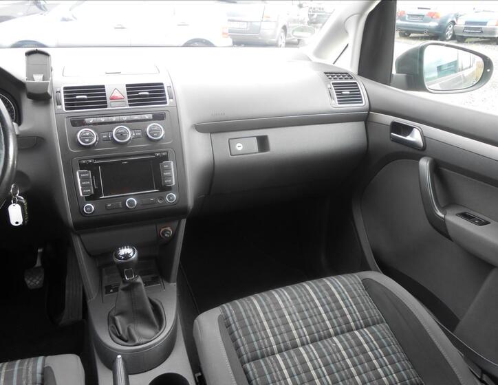 Volkswagen Touran 14