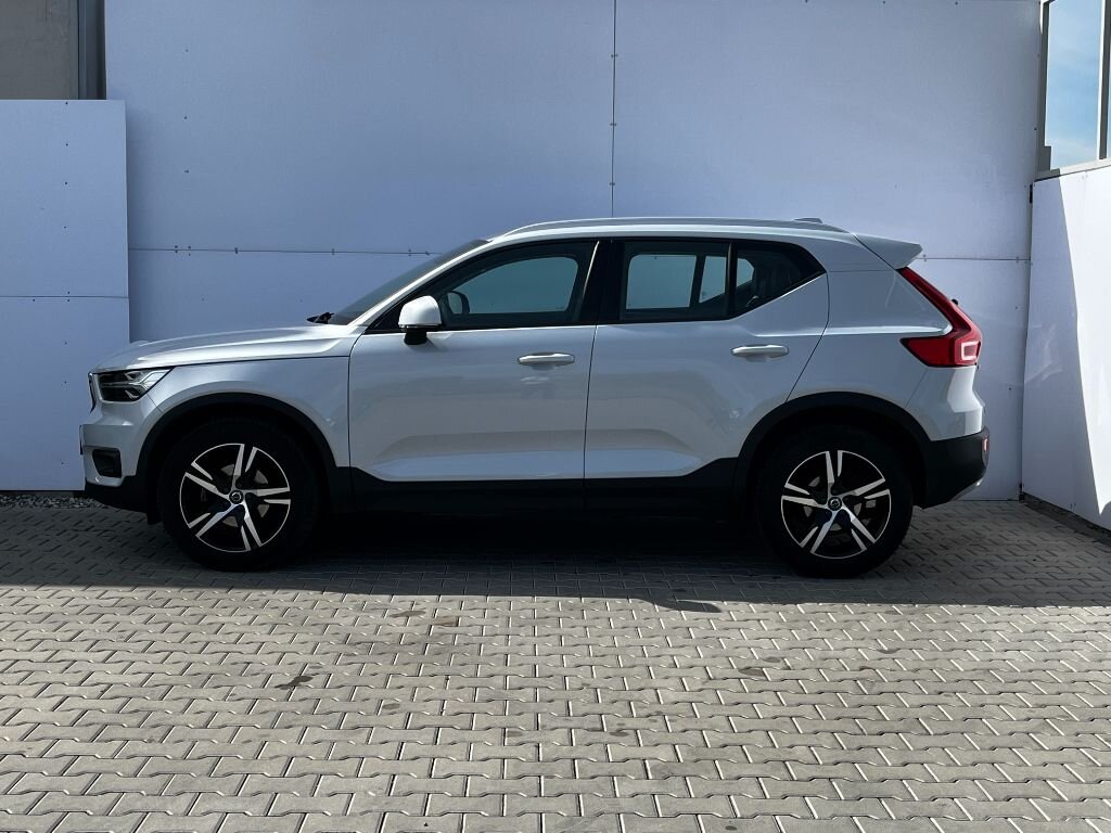 Volvo XC40 SUV / Terénní 1,5 l 120 kw