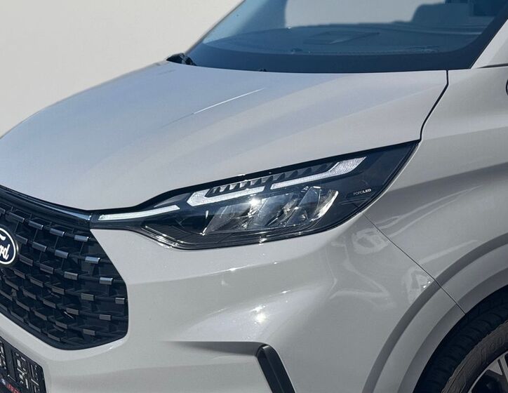 Ford Tourneo Custom 5