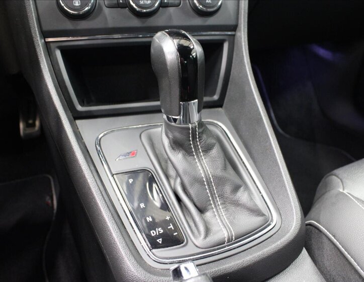 Seat Leon Hatchback 2,0 l 195 kw