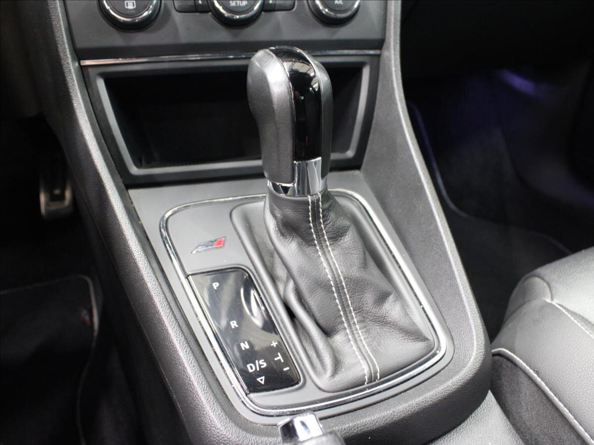 Seat Leon Hatchback 2,0 l 195 kw