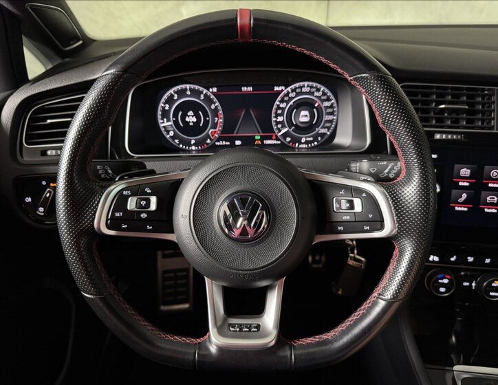 Volkswagen Golf Hatchback 2,0 l 213 kw