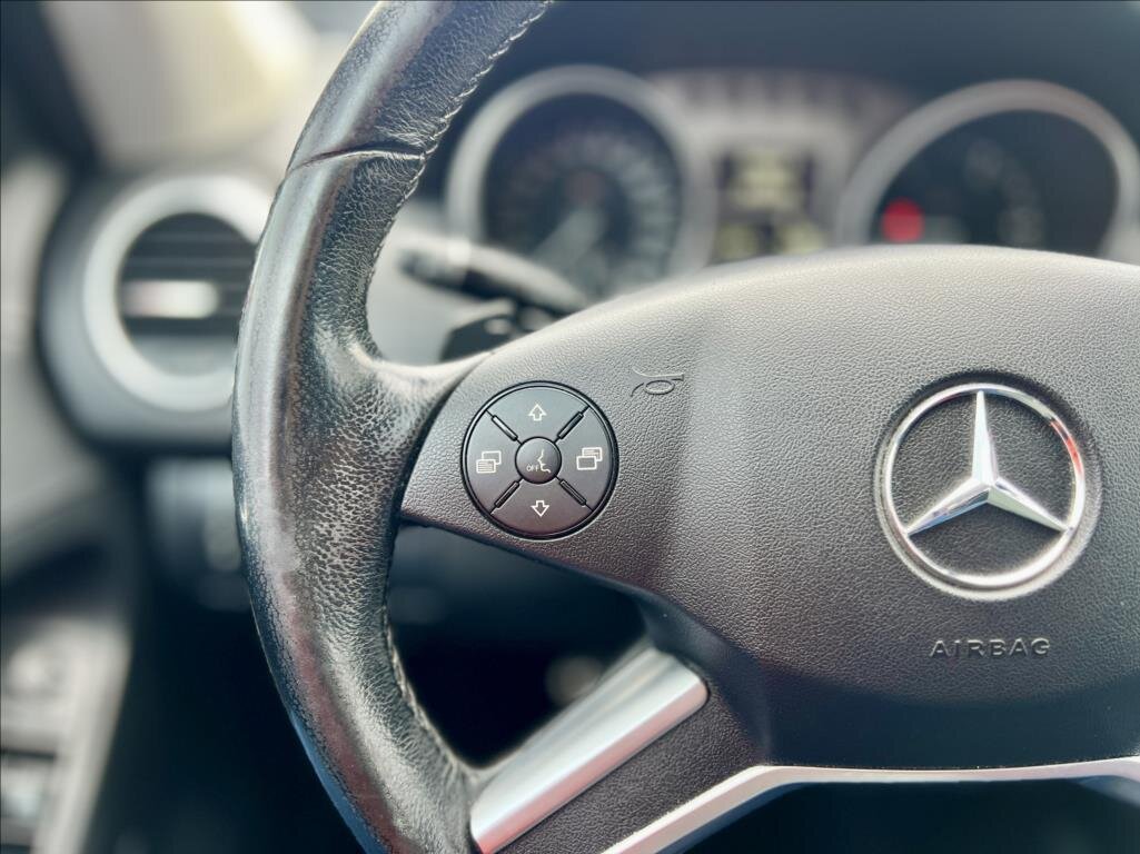 Mercedes-Benz Třídy M SUV 3,0 l 165 kw