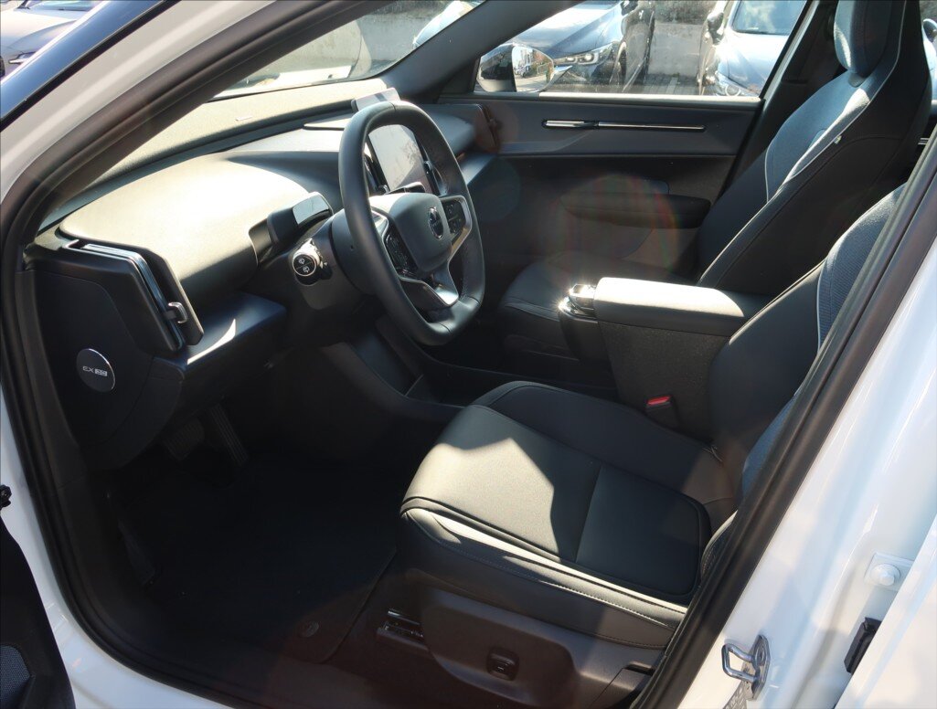 Volvo EX30 SUV 0,0 200 kw