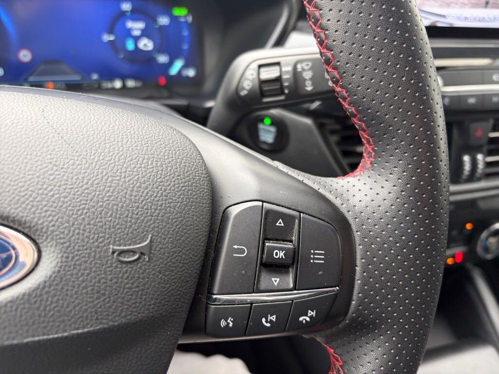 Ford Kuga SUV / Terénní 2,5 l 140 kw