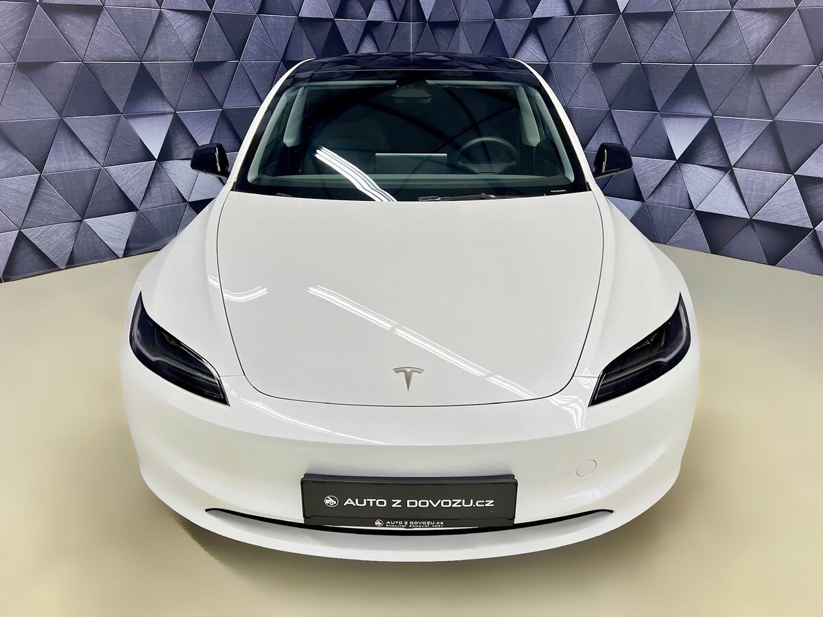Tesla Model 3 Sedan 0,0 324 kw