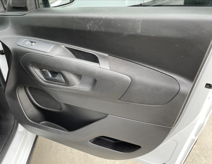 Peugeot Rifter Sedan / Limuzína 1,5 l 75 kw