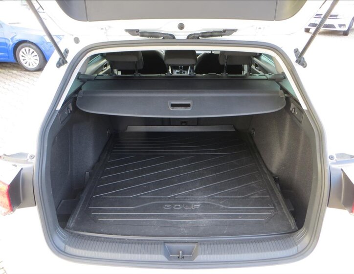 Volkswagen Golf Kombi 1,5 l 96 kw