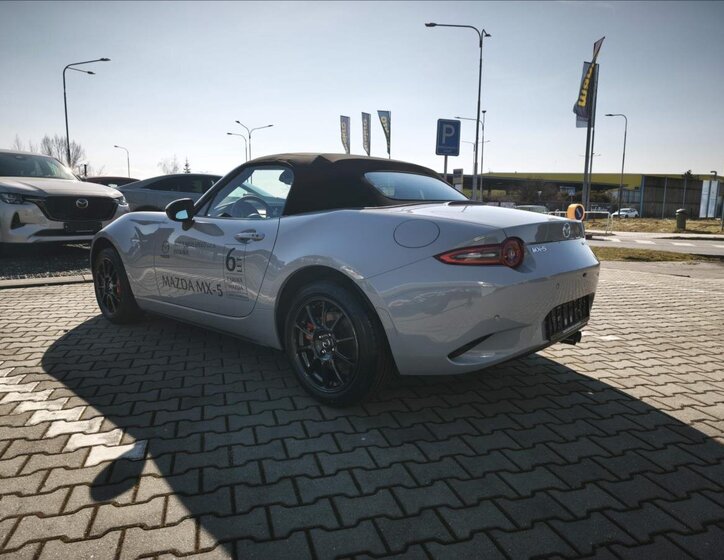 Mazda MX-5 Kabriolet 1,5 l 0