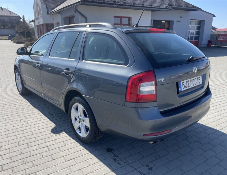 Škoda Octavia Kombi 2,0 l 103 kw