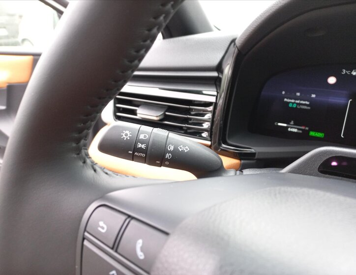 Toyota Camry Sedan / Limuzína 2,5 l 137 kw