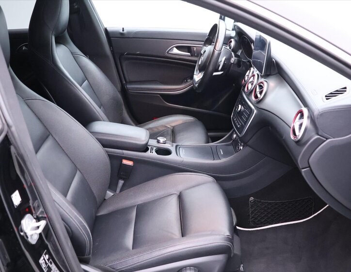 Mercedes-Benz CLA Kombi 2,0 l 155 kw