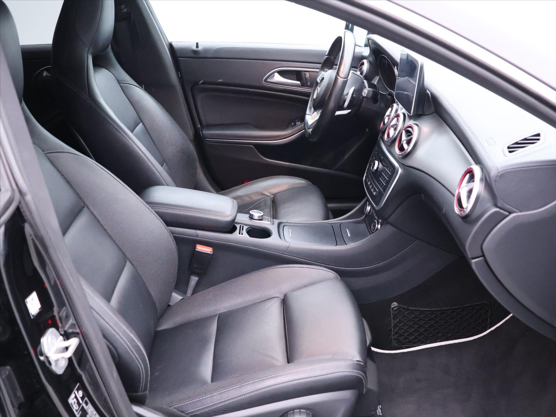 Mercedes-Benz CLA Kombi 2,0 l 155 kw