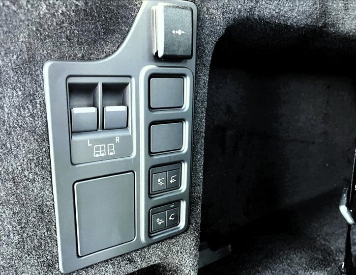 Land Rover Discovery SUV / Terénní 3,0 l 184 kw