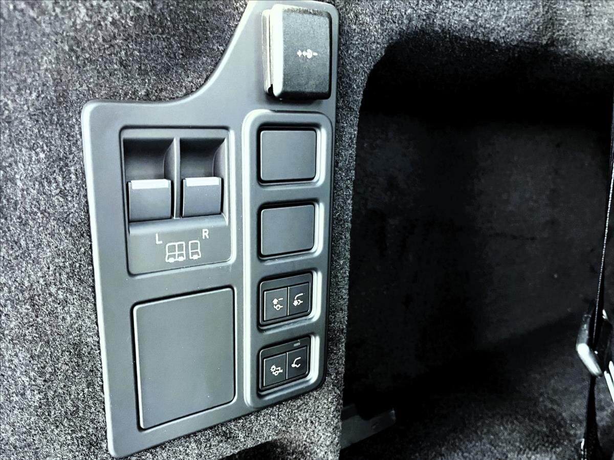 Land Rover Discovery SUV / Terénní 3,0 l 184 kw