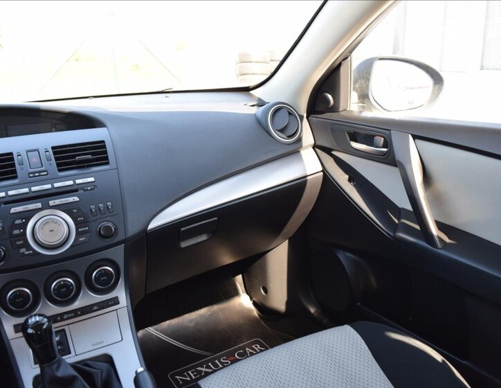 Mazda 3 Hatchback 1,6 l 77 kw