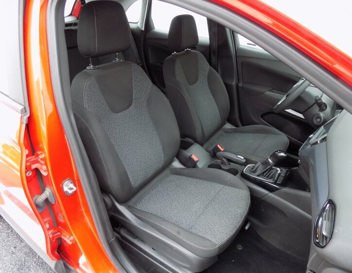 Opel Crossland X SUV 1,2 l 60 kw