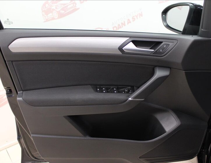 Volkswagen Touran Kombi 1,5 l 110 kw