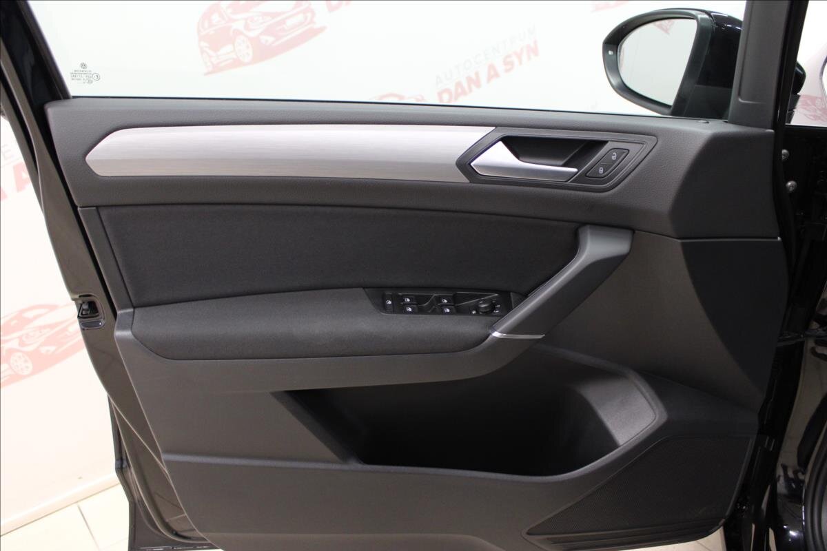 Volkswagen Touran Kombi 1,5 l 110 kw