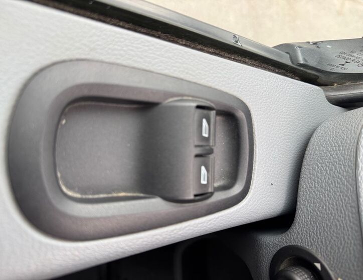 Ford Transit Skříň 2,0 l 96 kw