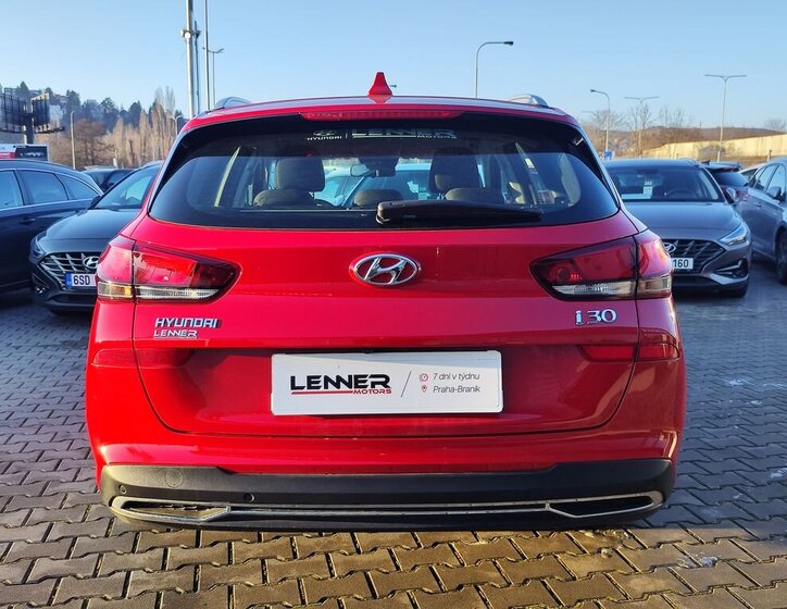 Hyundai i30 Kombi 998,0 88 kw