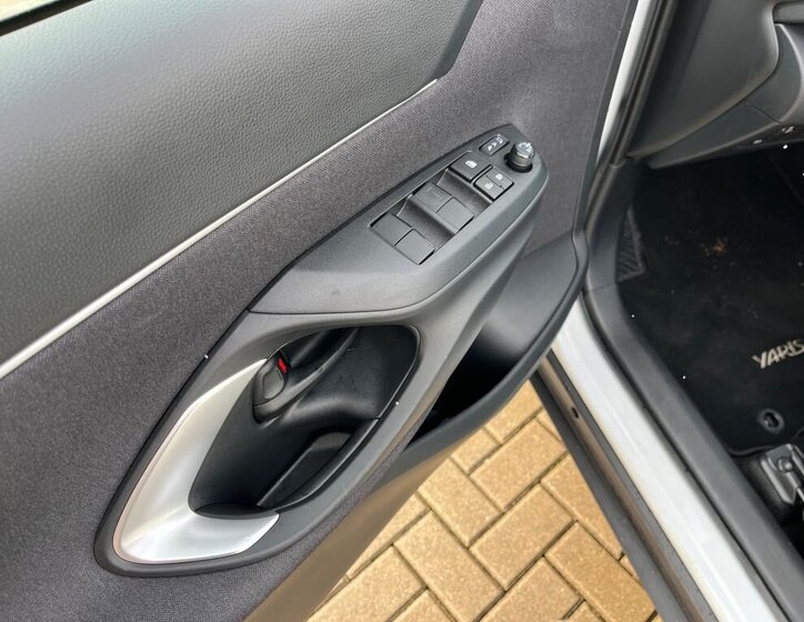 Toyota Yaris Cross SUV 1,5 l 68 kw