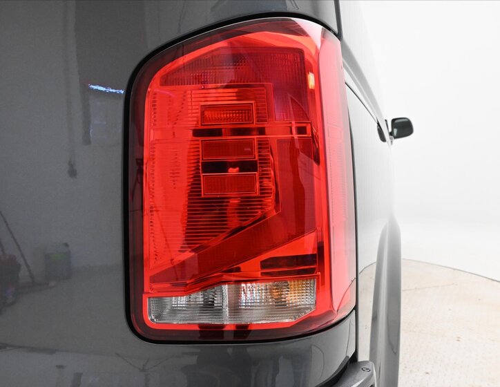 Volkswagen Transporter Skříň 2,0 l 110 kw