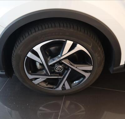 Toyota C-HR 5