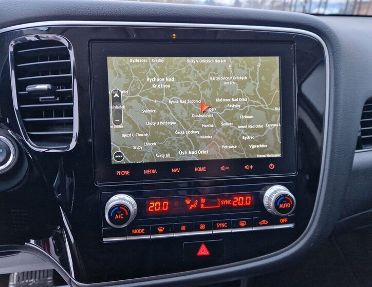 Mitsubishi Outlander SUV 2,4 l 165 kw