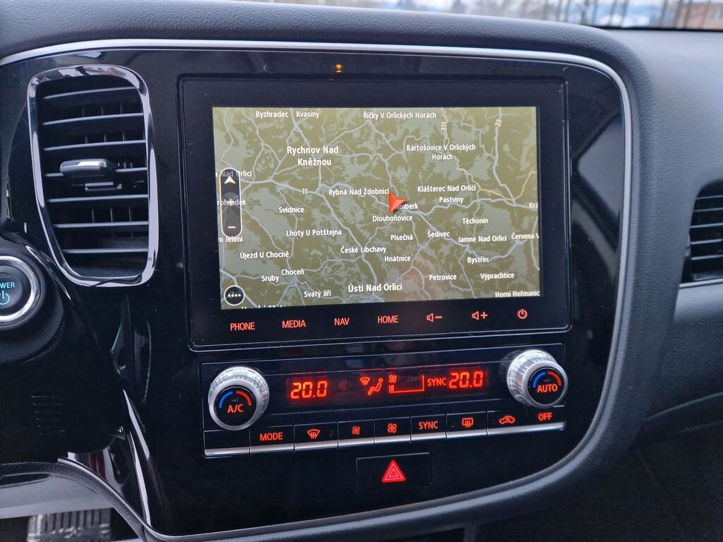 Mitsubishi Outlander SUV 2,4 l 165 kw